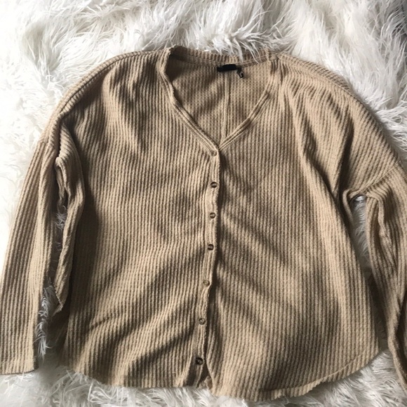 Urban Outfitters Oversized Button-Front Top - Picture 2 of 4